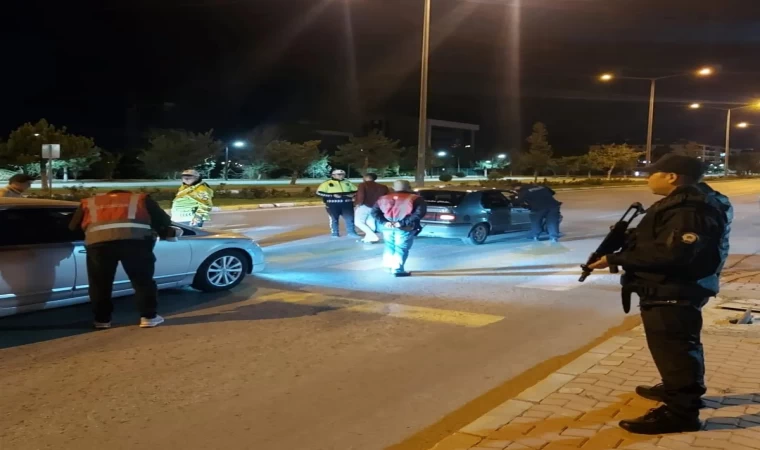 Narkogüç Operasyonu; Gözaltına alınan 5 kişiden 4’ü tutuklandı.