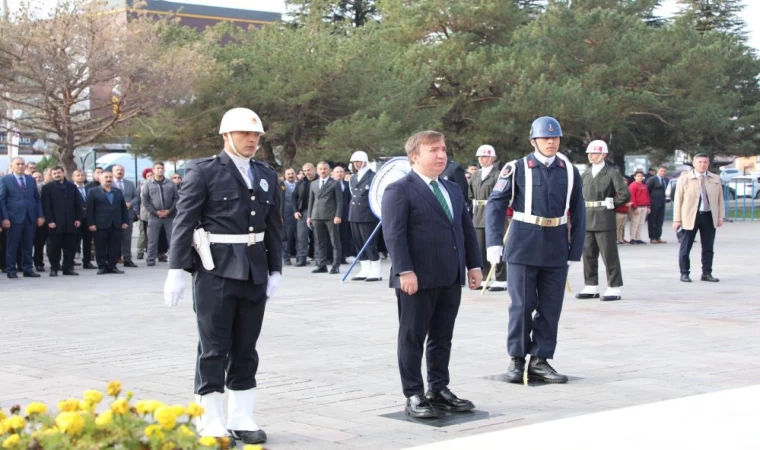 10 Kasım Atatürk'ü anma töreni yapıldı