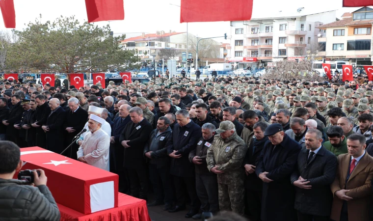 Şehidimizi dualarla son yolculuğuna uğurladık