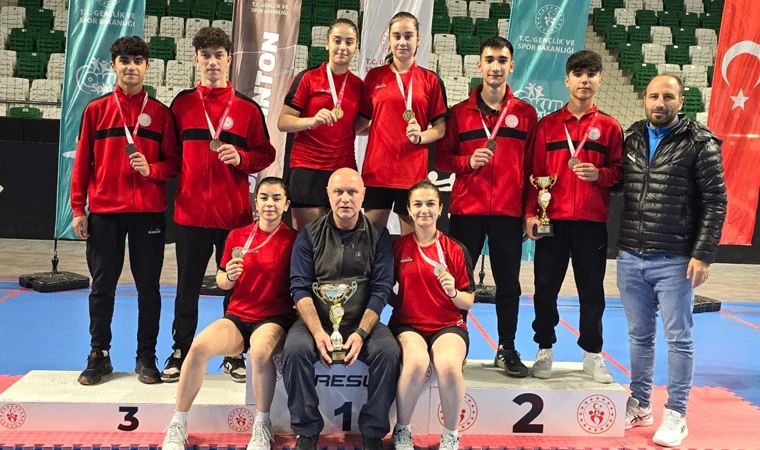 Erzincan Spor Lisesi erkek takımı Türkiye Dördüncüsü oldu