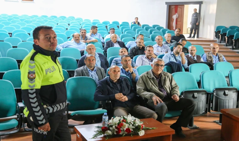 Halk Otobüsü Şoförlerine Genel Trafik Eğitimi Verildi