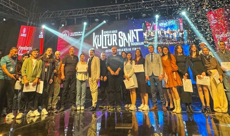 Kültür sanat yarışmaları tiyatro bölge birincisi; "Erzincan"