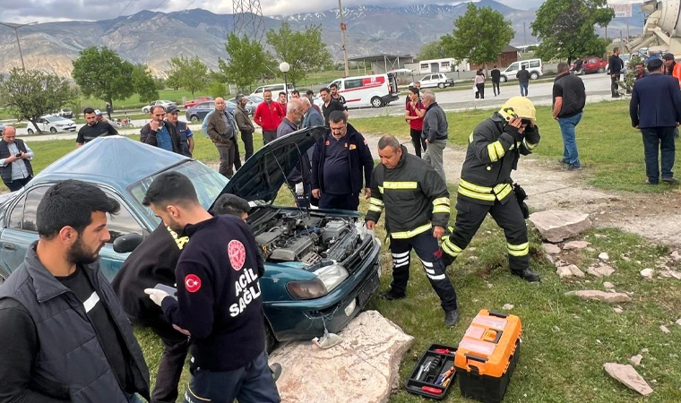 Kamu Lojmanları Kavşağında kaza