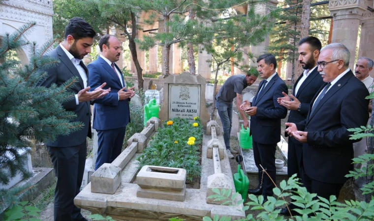 Aksu, Ölümünün 18. Yılında Dualarla anıldı