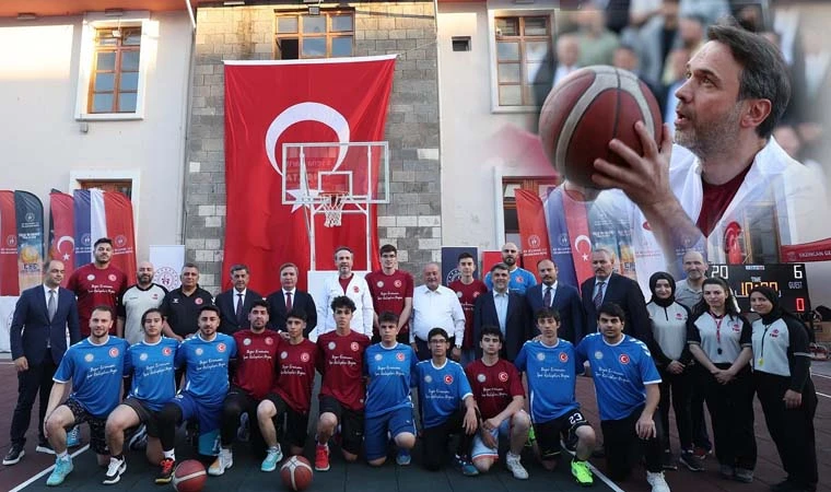 Bakan Bayraktar, Erzincan'da Gençlerle Basketbol Oynadı