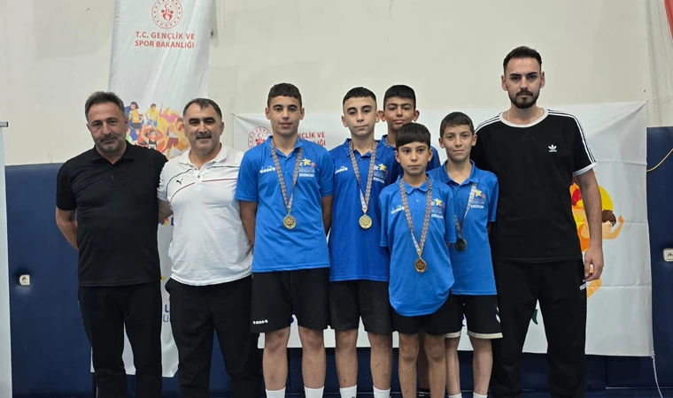 Erzincanlı Badmintoncular Erzurum’da Final Vizesini Aldı