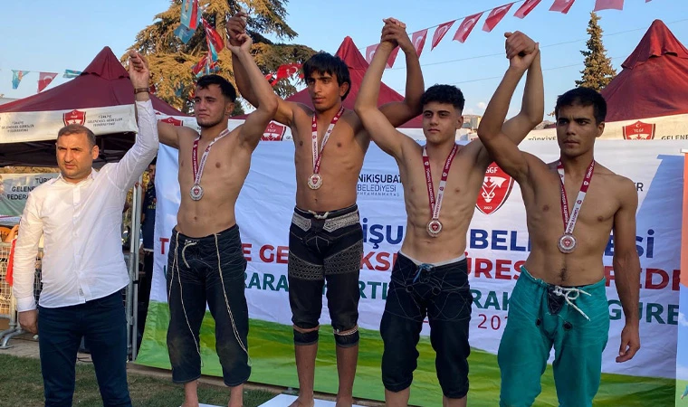 Sporcularımızdan Karakucak Güreşleri’nde Büyük Başarı