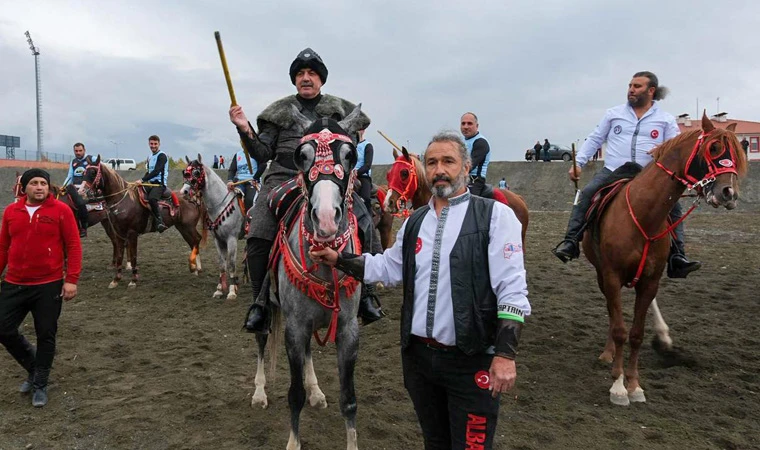Başkan Aksun, Geleneksel Atlı Cirit Gösterisine katıldı