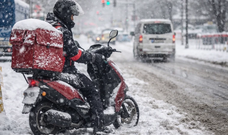 Kar Yağışı Nedeniyle Motokuryelere Geçici Yasak