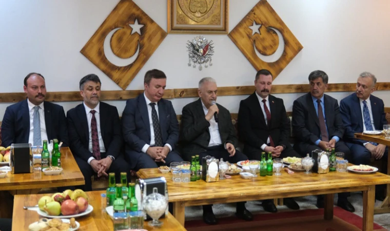 Binali Yıldırım Gençlerle Buluştu: “Üreten Bir Ülke Olmalıyız”