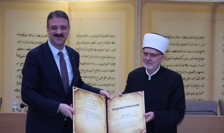 Vakıflar Genel Müdürü Sinan Aksu'ya Teşekkürname