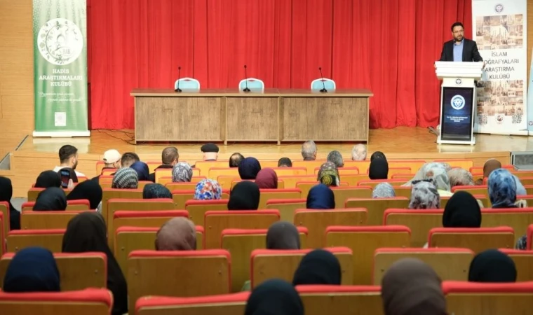 EBYÜ’de “Sosyal Medya Ahlâkı” Konferansı Düzenlendi