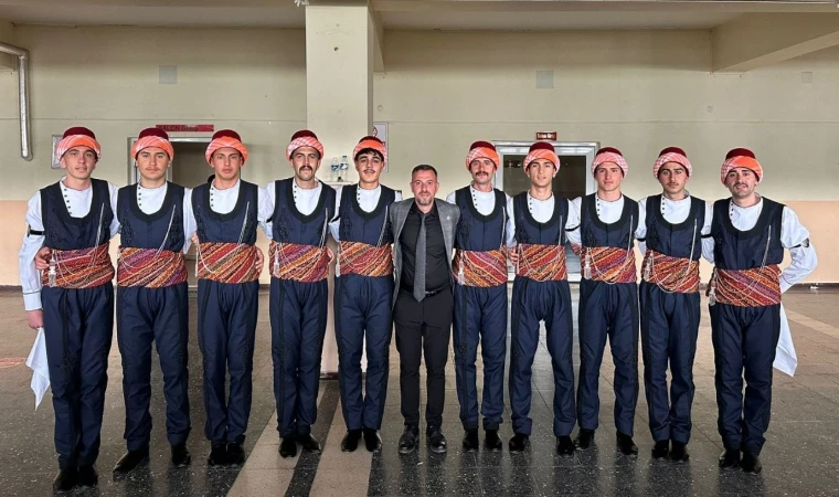 Erzincan Halk Oyunlarında Bölgeye Damga Vurdu