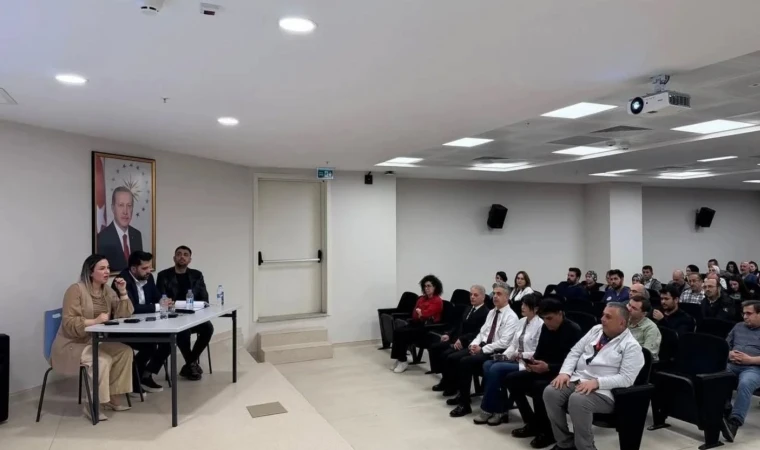 Erzincan’da Sağlık Personeline Mesleki Sorumluluk Eğitimi