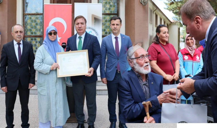 17 İhtiyaç Sahibine Akülü Engelli Aracı Teslim Edildi