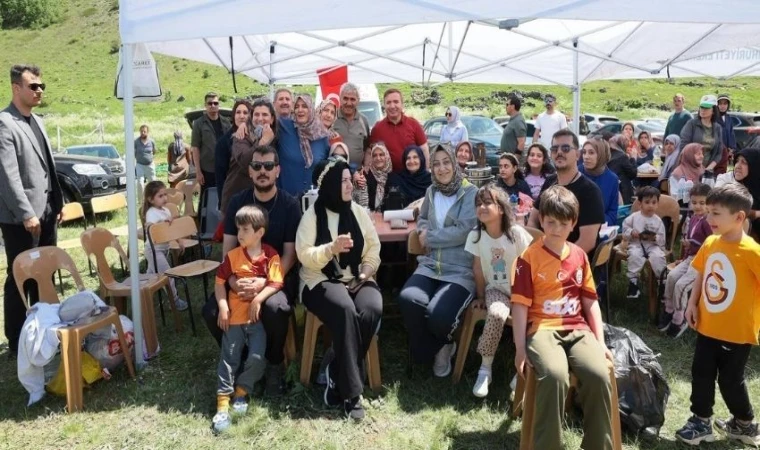 Çatalarmut Köyü’nde Yayla Şenliği Coşkusu