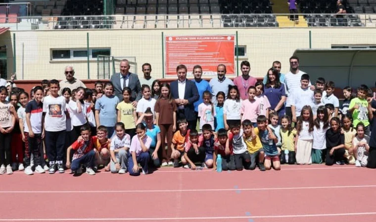 Erzincan’da Geleneksel Çocuk Oyunları Şenliği Coşkusu