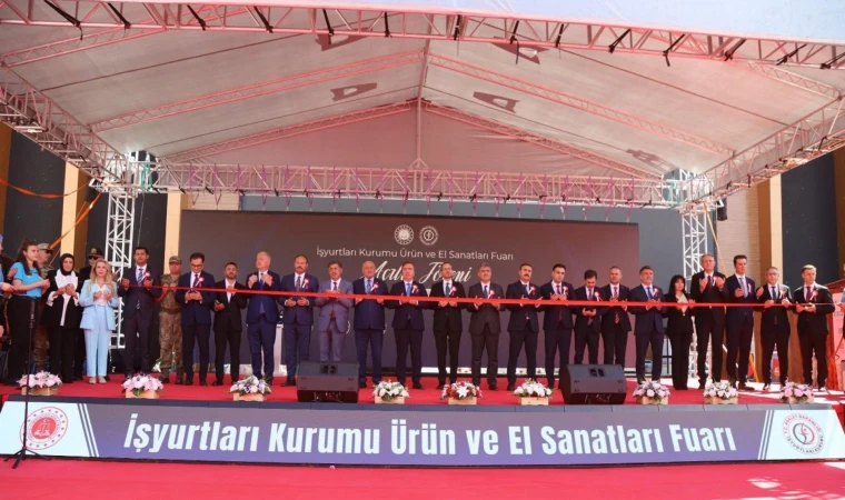 Erzincan’da İşyurtları Ürün ve El Sanatları Fuarı Açıldı