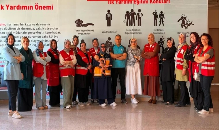 İl Sağlık Müdürlüğü’nden Kızılay Personeline İlk Yardım Eğitimi