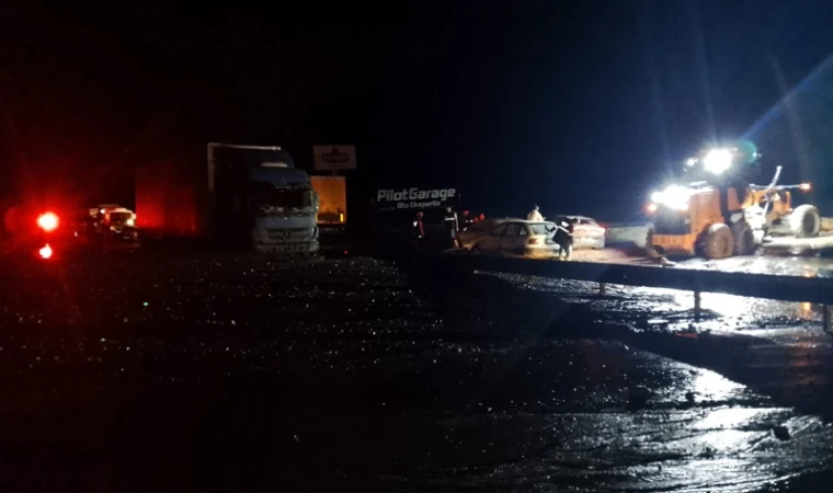 Sakaltutan'da Şiddetli yağış ulaşımı aksattı