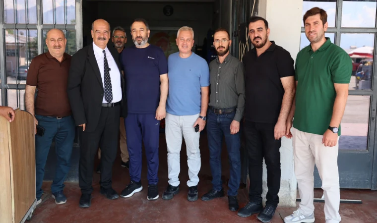 Süleyman Tan’dan Meyve ve Sebze Hali Esnafına Ziyaret