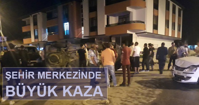ZİNCİRLEME KAZADA 7 KİŞİ YARALANDI