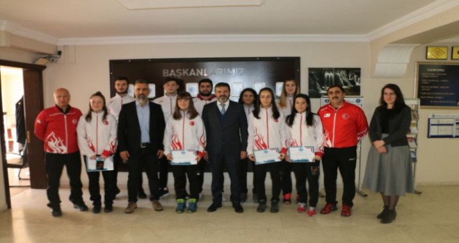 TSO MECLİSİ MİLLİ SPORCULARI ÖDÜLLENDİRDİ