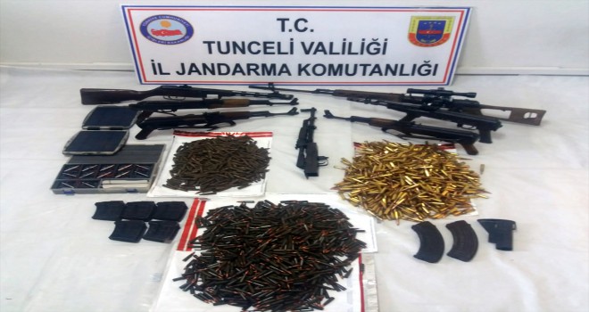 Tuncelide teröristlere ait silah ve mühimmat ele geçirildi