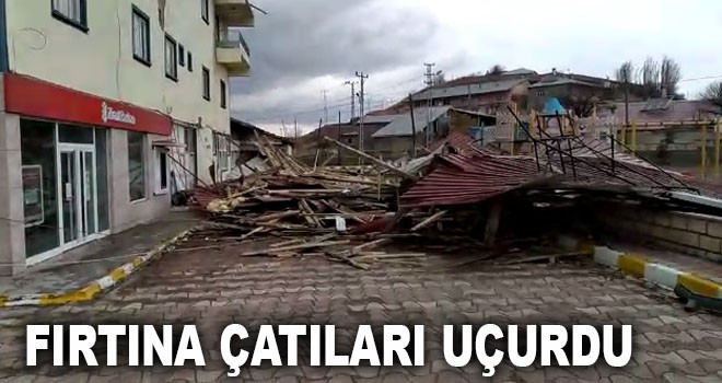 FIRTINA ÇATILARI UÇURDU