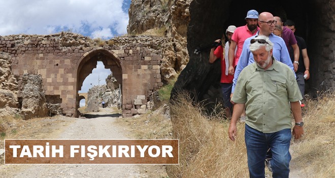 Kemah Kalesi'ndeki eserler gün yüzüne çıkarılıyor