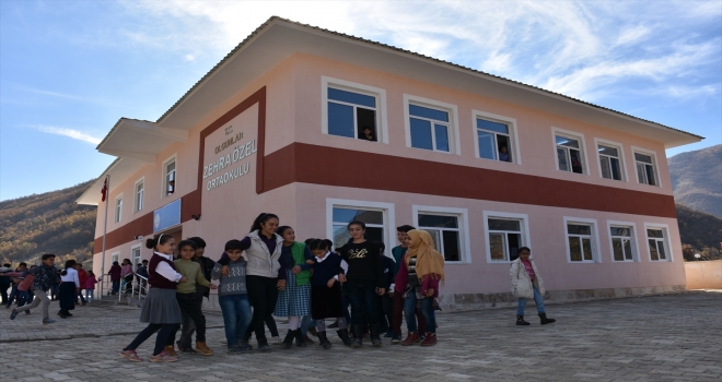 Sınırın fedakar öğretmeni anne duası da alıyor 