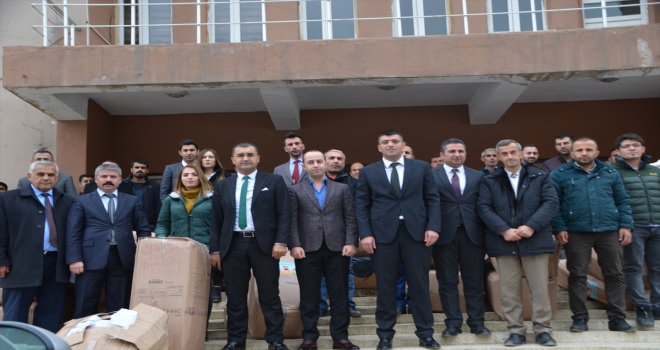 Yüksekovada bin 100 öğrenciye yardım