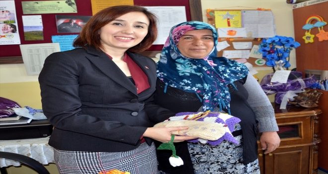 Başkalede Ali Babanın Çiftliği tiyatro oyunu sergilendi