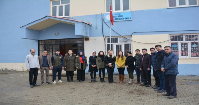 Kaymakam Özkanın eşinin okul ziyareti