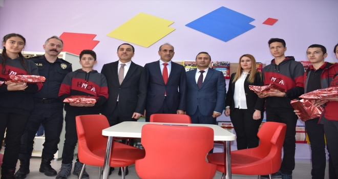 Kars Emniyet Müdürlüğünden kitap desteği 