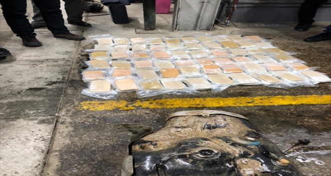 Yakıt deposundan uyuşturucu çıktı
