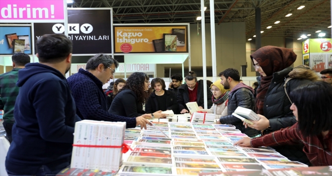 Vanda kitap fuarına yoğun ilgi