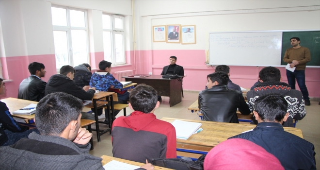 Kaymakam Yetginden okul ziyareti