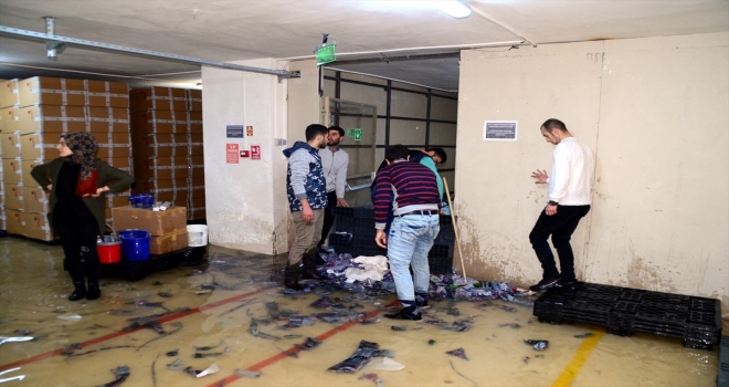 Bitliste şiddetli yağış etkili oldu