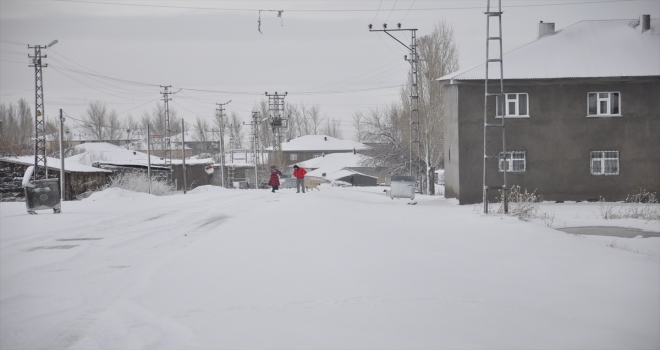 Bulanıkta mevsimin ilk karı yağdı