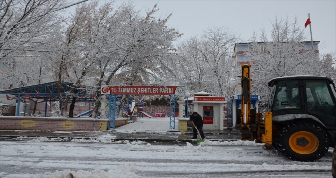 Bulanıkta karla mücadele çalışması