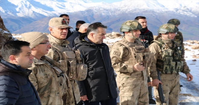 Vali Çağataydan Mehmetçike moral ziyareti