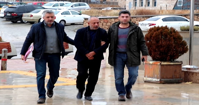 Eski eşini öldüren, ikiz kızlarını yaralayan zanlı tutuklandı