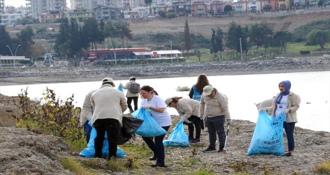 Aras Kargo çalışanları, 2,5 ton atığın denize karışmasını önledi