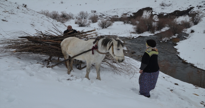 Muşta vatandaşların kış mesaisi