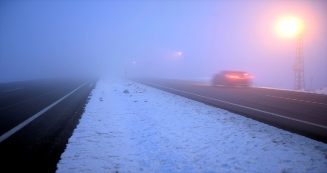 Ardahanda ulaşıma sis engeli