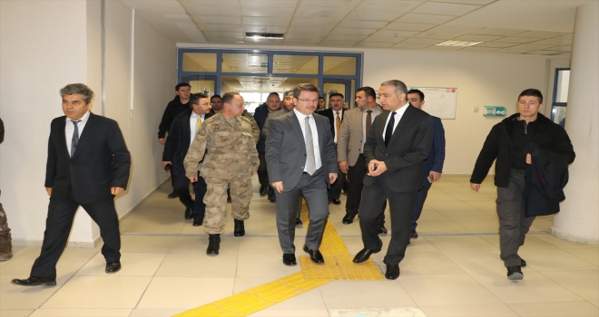 GÜNCELLEME Iğdırda zırhlı askeri araç devrildi: 1 şehit, 7 yaralı