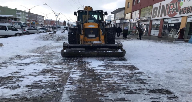 Çaldıranda karla mücadele