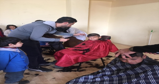 Doğubayazıtta öğrencilere kuaförlük hizmeti