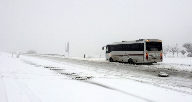 Elazığda ulaşıma kar engeli 